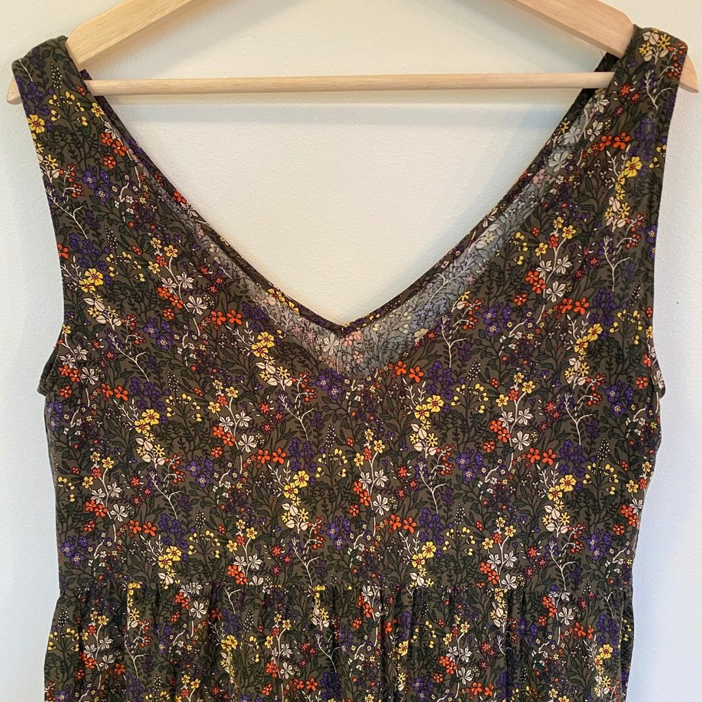 Large green floral tiered knee-length light summer dress - Simons Icone